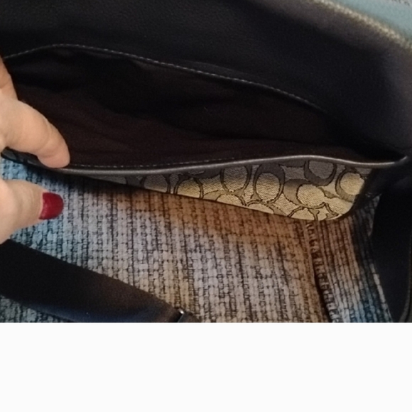 Coach Signature Messanger/map Bag - Picture 7 of 7